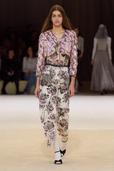 Look 32